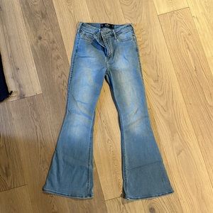 Hollister Flare Jeans - EUC
